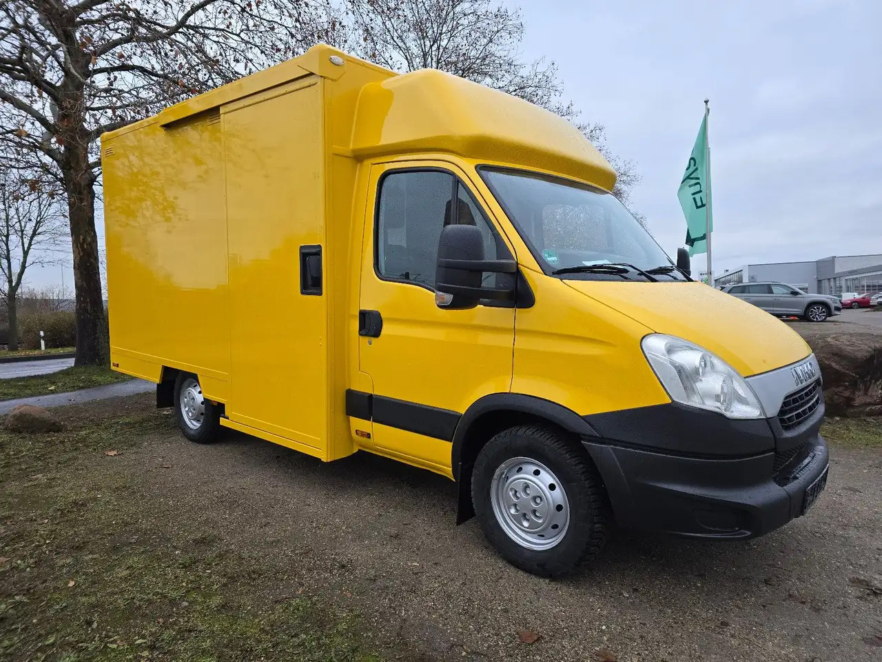 Iveco Daily/ Regalsystem/Luftfeder/KURZ/1. Hand - Closed box van: picture 2 Iveco Daily/ Regalsystem/Luftfeder/KURZ/1. Hand - Closed box van: picture 2