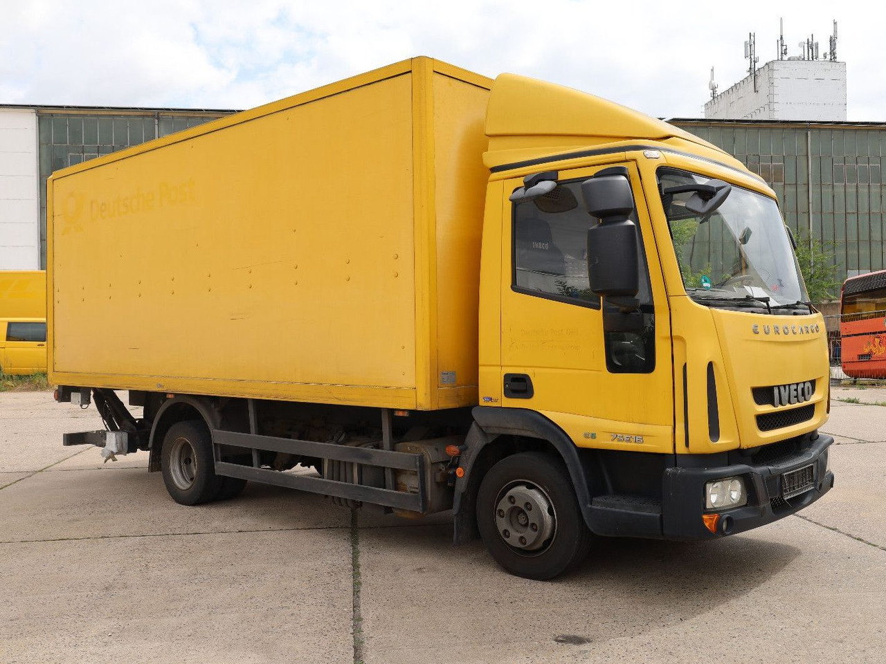 Iveco M752/Koffer/ 1. Hand - Closed box van: picture 2 Iveco M752/Koffer/ 1. Hand - Closed box van: picture 2