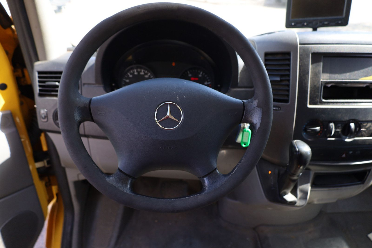 Mercedes-Benz Sprinter II Pritsche/ Koffer/Regalsystem - Closed box van: picture 5 Mercedes-Benz Sprinter II Pritsche/ Koffer/Regalsystem - Closed box van: picture 5