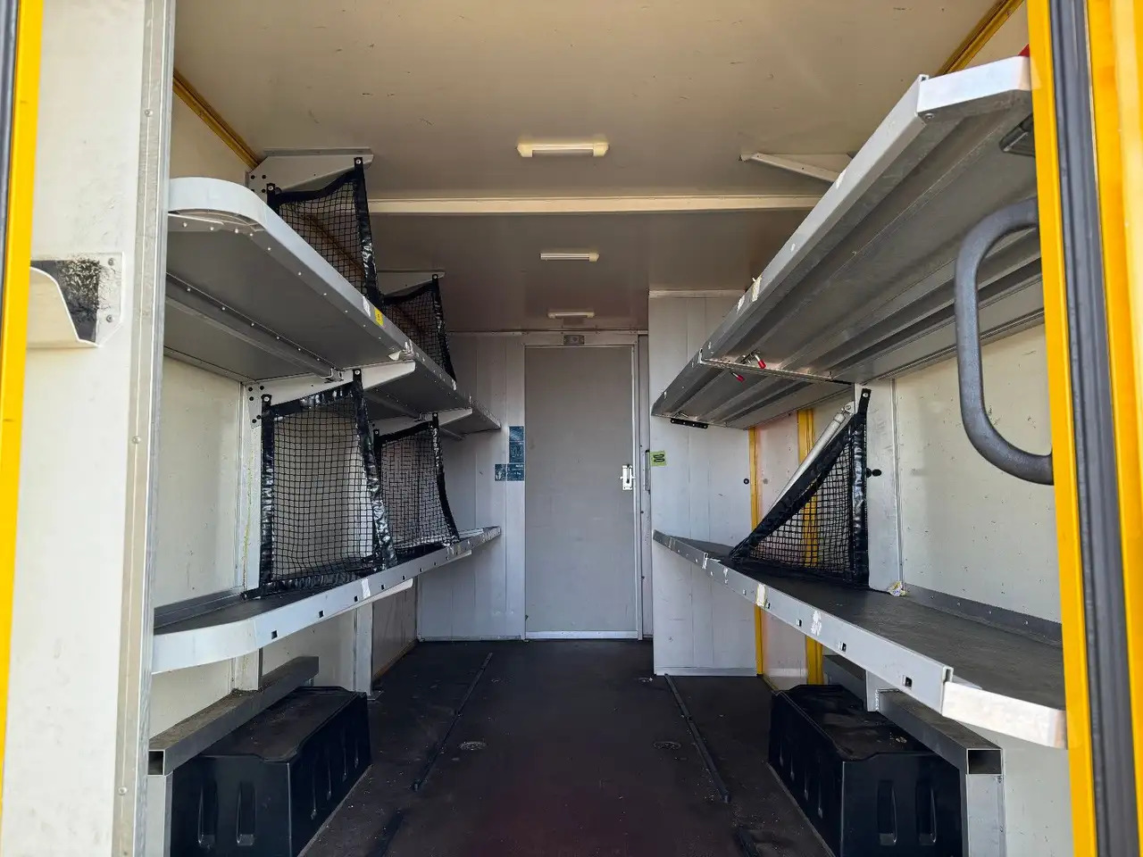 Closed box van Mercedes-Benz Sprinter/Koffer/Regalsystem/ EU5/ 1. Hand: picture 15 Closed box van Mercedes-Benz Sprinter/Koffer/Regalsystem/ EU5/ 1. Hand: picture 15