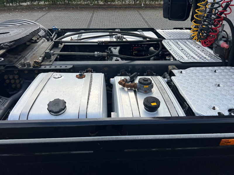 Scania R580 *Full Air X6*R580 TOPLINE*Manual Gearbox-Retarder*PTO* - Tractor unit: picture 5 Scania R580 *Full Air X6*R580 TOPLINE*Manual Gearbox-Retarder*PTO* - Tractor unit: picture 5