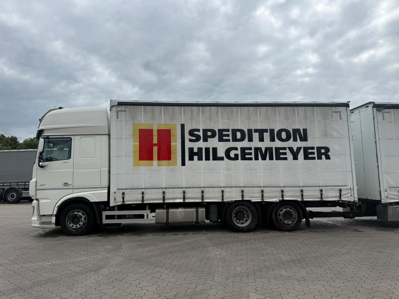 DAF XF 480 FAN LowDeck 6x2 Jumbo Inklusive Anhänger - Curtain side truck: picture 4 DAF XF 480 FAN LowDeck 6x2 Jumbo Inklusive Anhänger - Curtain side truck: picture 4