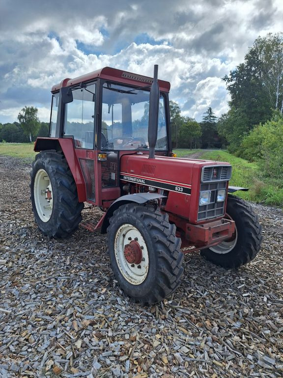 IHC 833 Allrad Kabine IHC 833 Allrad Kabine - Farm tractor: picture 3 IHC 833 Allrad Kabine IHC 833 Allrad Kabine - Farm tractor: picture 3