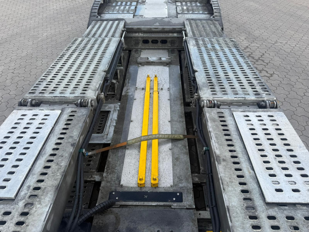 Kässbohrer K.SOK Truck/Car Transporter, Novagrau leasing Kässbohrer K.SOK Truck/Car Transporter, Novagrau: picture 8