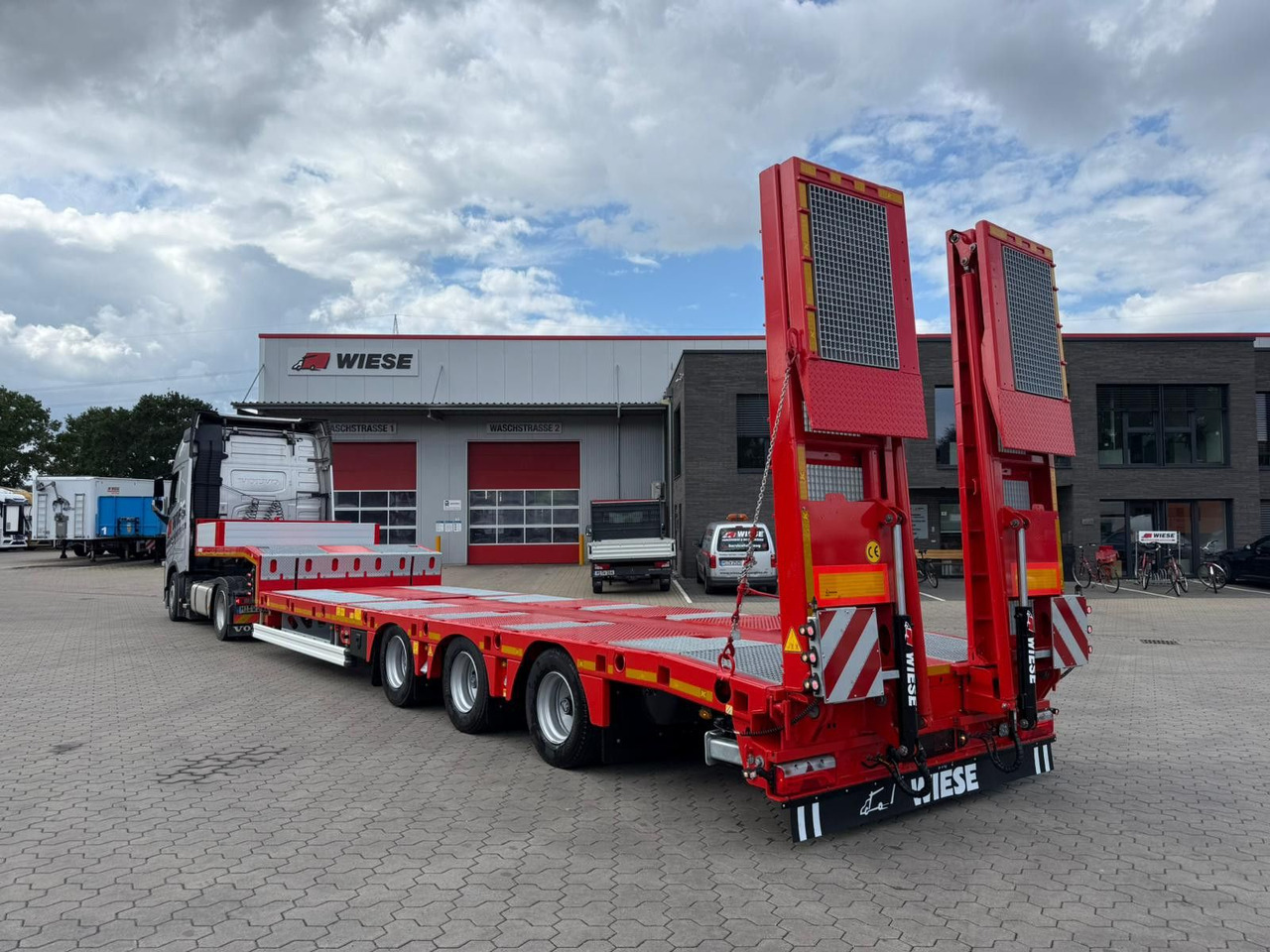 Kässbohrer SLS.HS Tieflader mit hydr. Schwanenhals - Low loader semi-trailer: picture 1 Kässbohrer SLS.HS Tieflader mit hydr. Schwanenhals - Low loader semi-trailer: picture 1