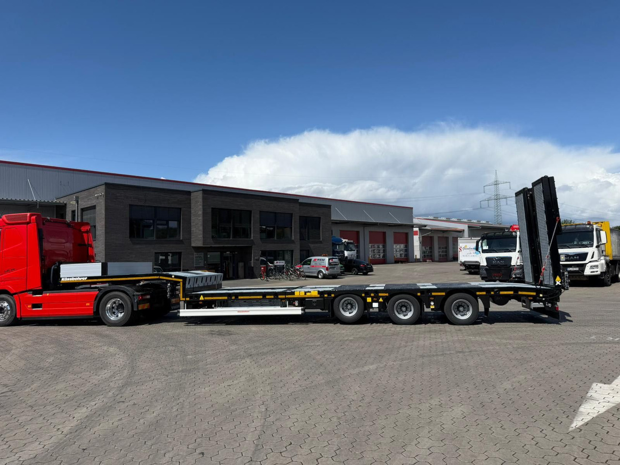Kässbohrer SLS.HS Tieflader mit hydr. Schwanenhals - Low loader semi-trailer: picture 4 Kässbohrer SLS.HS Tieflader mit hydr. Schwanenhals - Low loader semi-trailer: picture 4