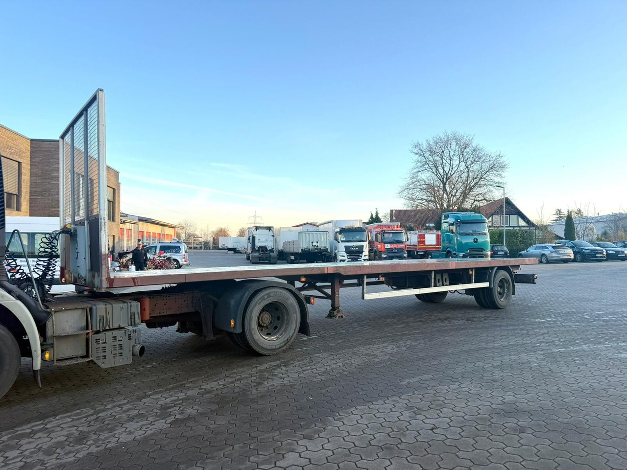 Koester 1-Achs Plattform Auflieger - Dropside/ Flatbed semi-trailer: picture 2 Koester 1-Achs Plattform Auflieger - Dropside/ Flatbed semi-trailer: picture 2