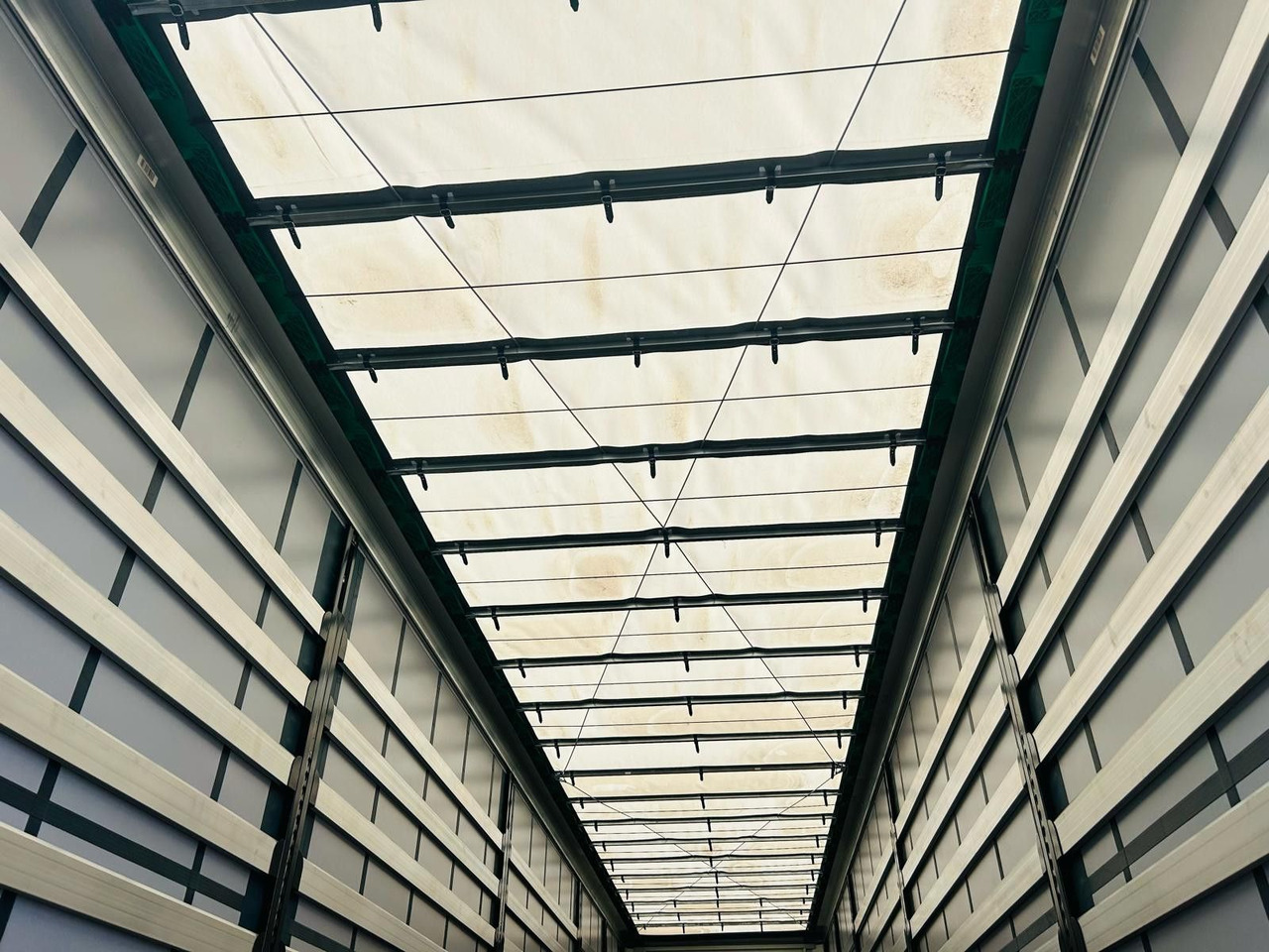 Curtainsider semi-trailer Krone SDP 27 Stufensattel Auflieger mit Spreizheck: picture 9