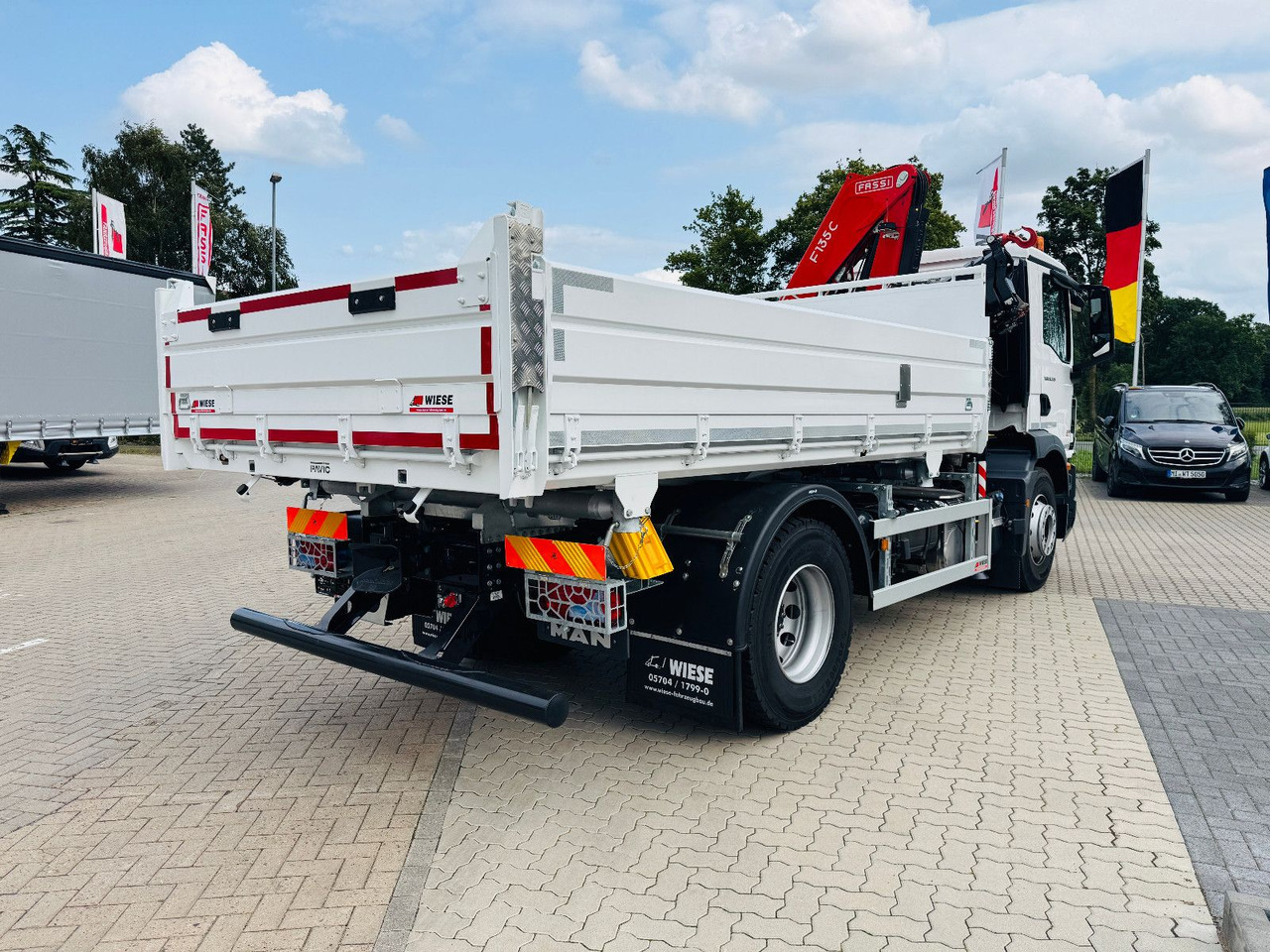 MAN 18.320 4x2 mit Fassi Ladekran Sofort Verfügbar - Tipper, Crane truck: picture 3 MAN 18.320 4x2 mit Fassi Ladekran Sofort Verfügbar - Tipper, Crane truck: picture 3