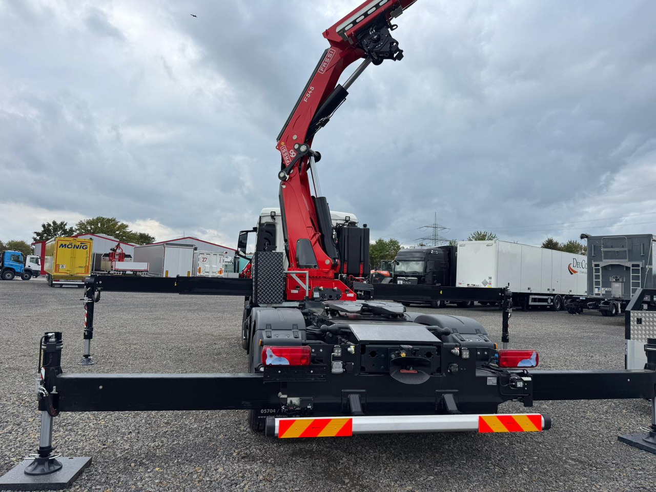 MAN 26.470 6x4-4 Hydrodrive Fassi Kran F545 Jib - Crane truck, Dropside/ Flatbed truck: picture 3 MAN 26.470 6x4-4 Hydrodrive Fassi Kran F545 Jib - Crane truck, Dropside/ Flatbed truck: picture 3