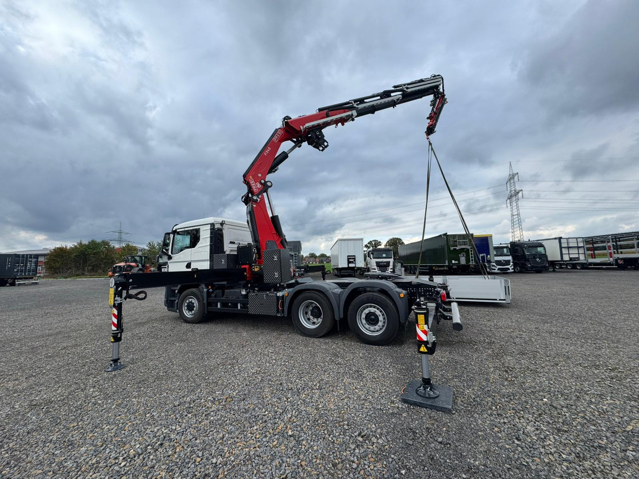 MAN 26.470 6x4-4 Hydrodrive Fassi Kran F545 Jib - Crane truck, Dropside/ Flatbed truck: picture 2 MAN 26.470 6x4-4 Hydrodrive Fassi Kran F545 Jib - Crane truck, Dropside/ Flatbed truck: picture 2
