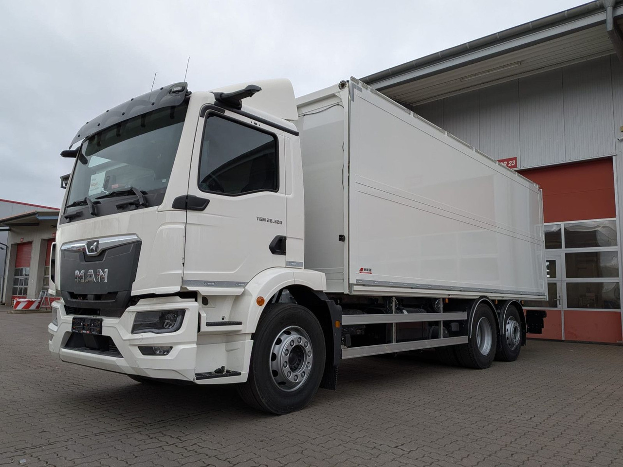 MAN TGM 26.320 6x2/4 Getränkefahrzeug Wingliner LBW - Box truck: picture 1 MAN TGM 26.320 6x2/4 Getränkefahrzeug Wingliner LBW - Box truck: picture 1