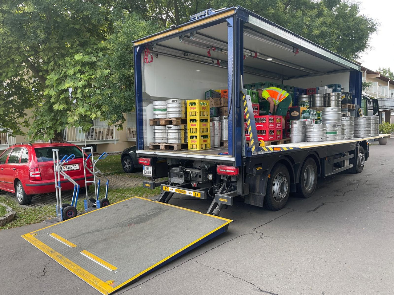 MAN TGM 26.320 6x2/4 Getränkefahrzeug Wingliner LBW - Beverage truck: picture 1 MAN TGM 26.320 6x2/4 Getränkefahrzeug Wingliner LBW - Beverage truck: picture 1