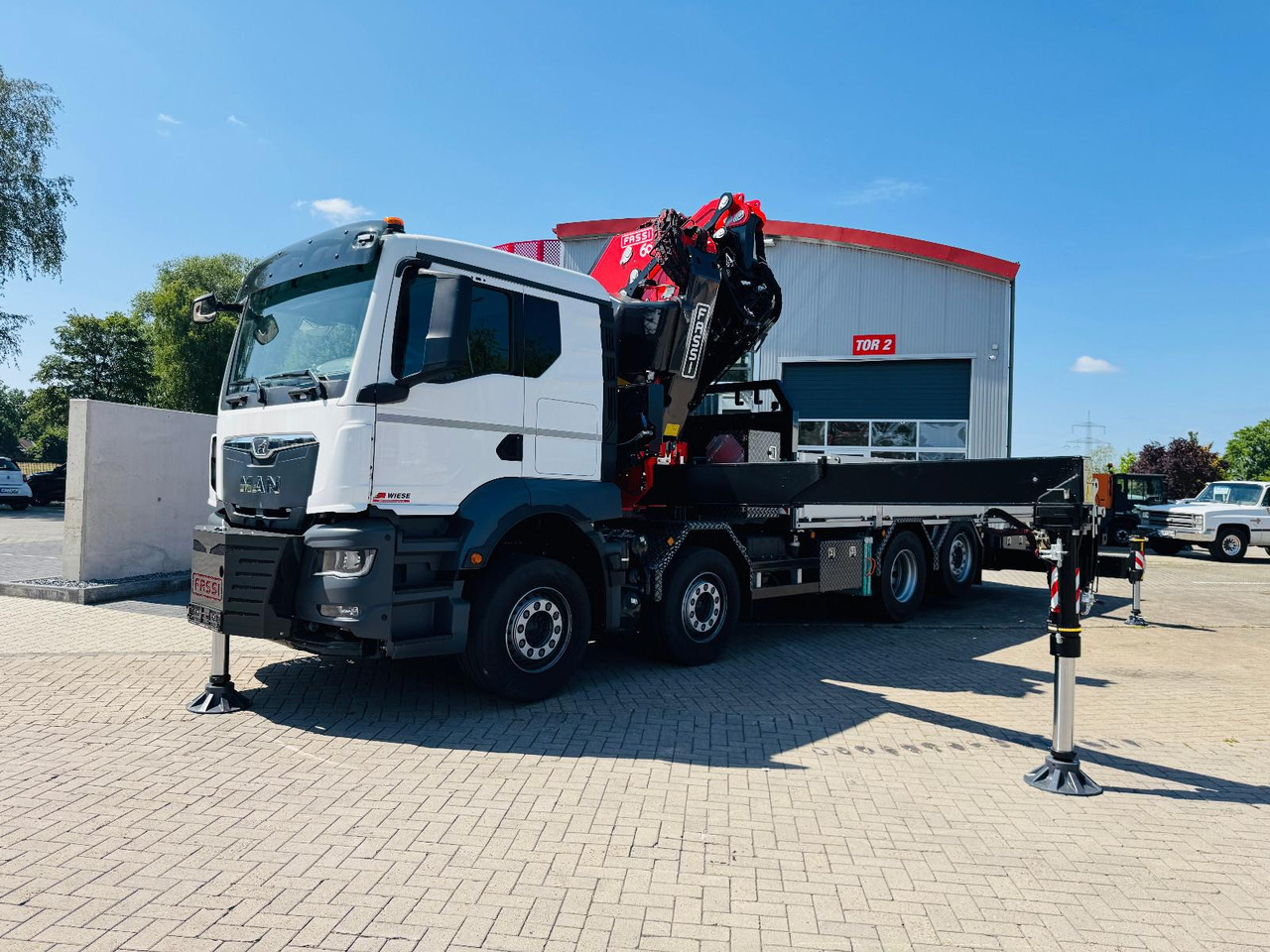 MAN TGS 32.510 mit F710 Frontkran sofort - Dropside/ Flatbed truck, Crane truck: picture 2 MAN TGS 32.510 mit F710 Frontkran sofort - Dropside/ Flatbed truck, Crane truck: picture 2