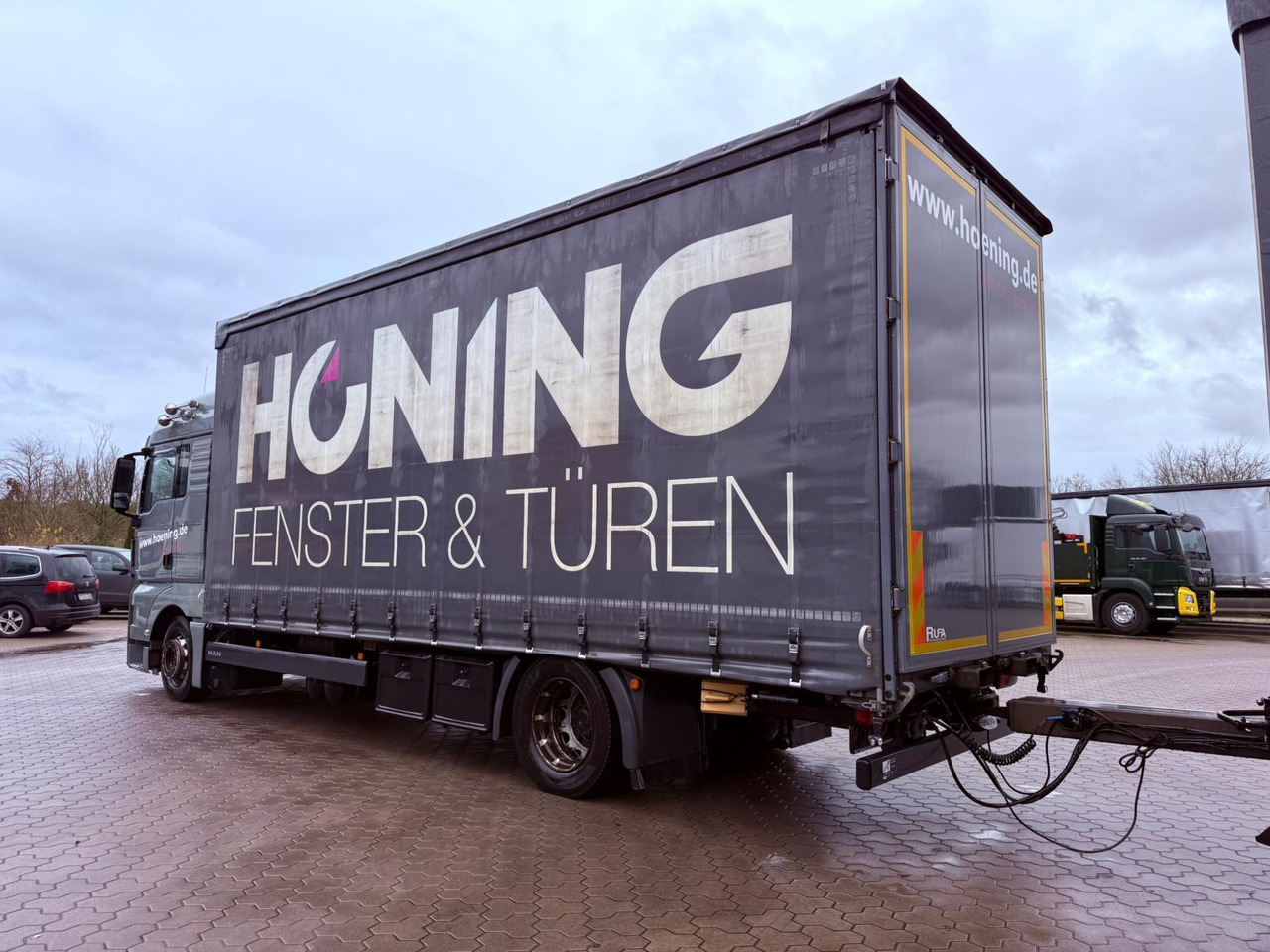 MAN TGX 18.440 LL Volumen LKW mit Staplerhalterung MAN TGX 18.440 LL Volumen LKW mit Staplerhalterung - Curtain side truck: picture 3 MAN TGX 18.440 LL Volumen LKW mit Staplerhalterung MAN TGX 18.440 LL Volumen LKW mit Staplerhalterung - Curtain side truck: picture 3