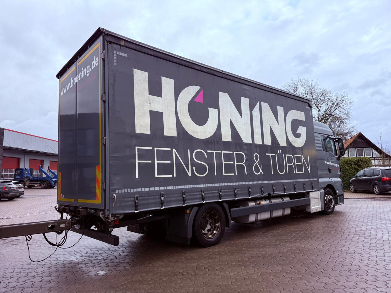 MAN TGX 18.440 LL Volumen LKW mit Staplerhalterung MAN TGX 18.440 LL Volumen LKW mit Staplerhalterung - Curtain side truck: picture 2 MAN TGX 18.440 LL Volumen LKW mit Staplerhalterung MAN TGX 18.440 LL Volumen LKW mit Staplerhalterung - Curtain side truck: picture 2