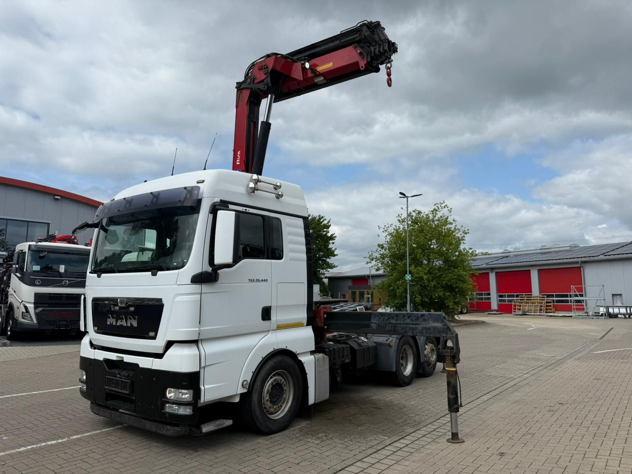 MAN TGX 26.440 6x2 mit HMF 3000-5 Kran TÜV NEU - Crane truck: picture 1 MAN TGX 26.440 6x2 mit HMF 3000-5 Kran TÜV NEU - Crane truck: picture 1