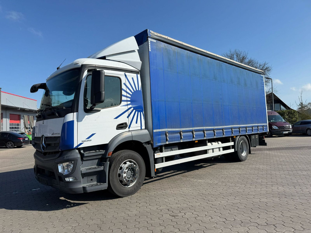 Mercedes-Benz Antos 1835 L - 4x2 Schiebeplane - Curtain side truck: picture 2 Mercedes-Benz Antos 1835 L - 4x2 Schiebeplane - Curtain side truck: picture 2