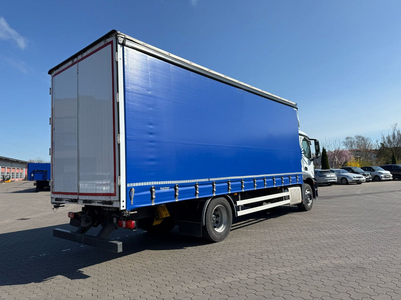 Mercedes-Benz Antos 1835 L - 4x2 Schiebeplane - Curtain side truck: picture 4 Mercedes-Benz Antos 1835 L - 4x2 Schiebeplane - Curtain side truck: picture 4