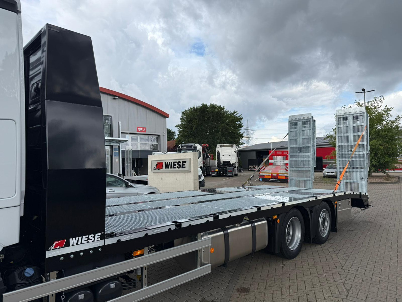 Mercedes-Benz Arbeitsbühnen Maschinentransporter Rampen - Autotransporter truck: picture 2 Mercedes-Benz Arbeitsbühnen Maschinentransporter Rampen - Autotransporter truck: picture 2