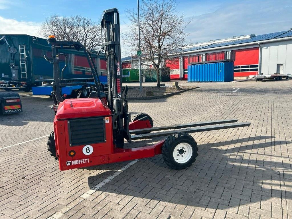Moffett CARGOTEC - Tragkraft 2.500 kg - Diesel forklift: picture 3 Moffett CARGOTEC - Tragkraft 2.500 kg - Diesel forklift: picture 3
