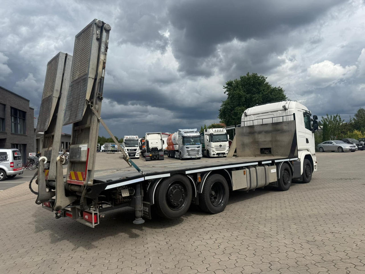 Scania G450 Baumaschinentransporter mit Rampen - Autotransporter truck: picture 4 Scania G450 Baumaschinentransporter mit Rampen - Autotransporter truck: picture 4