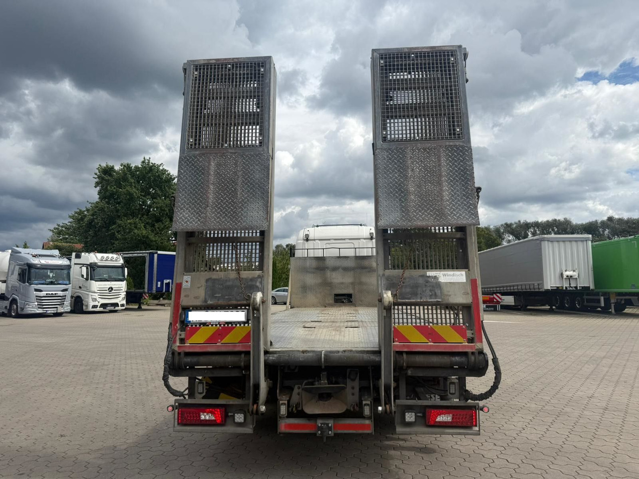 Scania G450 Baumaschinentransporter mit Rampen - Tow truck: picture 5 Scania G450 Baumaschinentransporter mit Rampen - Tow truck: picture 5