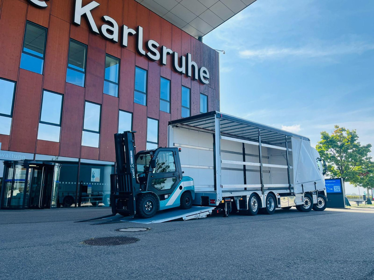 Volvo FH 500 Gabelstaplertransporter LBW 9t Dhollandia - Autotransporter truck: picture 5 Volvo FH 500 Gabelstaplertransporter LBW 9t Dhollandia - Autotransporter truck: picture 5