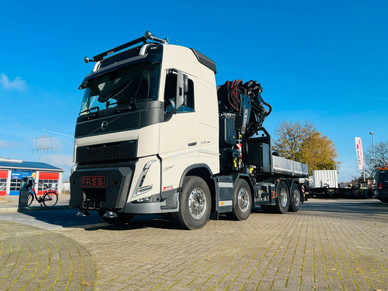 Volvo FH 540 SZM mit F1450 HXP Fly Jib + Winde - Crane truck: picture 1 Volvo FH 540 SZM mit F1450 HXP Fly Jib + Winde - Crane truck: picture 1