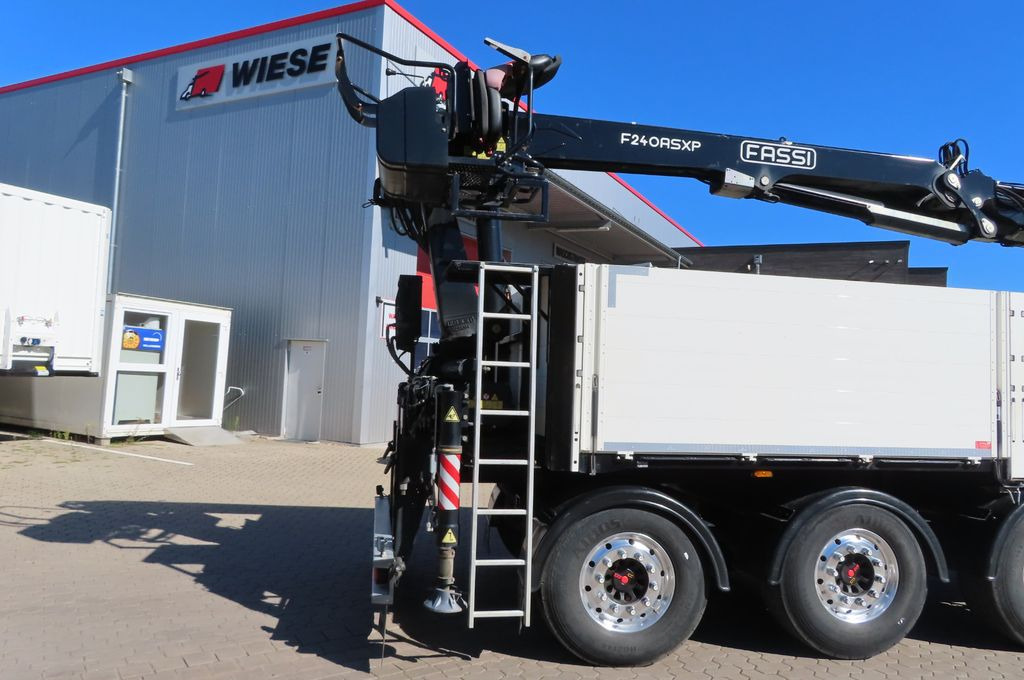 Wiese Baustoffauflieger - Heckkran - Dropside/ Flatbed semi-trailer: picture 5 Wiese Baustoffauflieger - Heckkran - Dropside/ Flatbed semi-trailer: picture 5