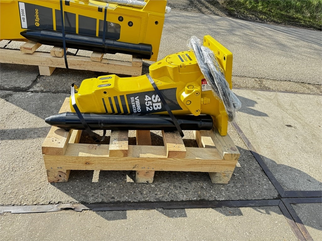 Atlas Copco SB 452 Epiroc SB452 - Hydraulic hammer for Construction machinery: picture 1 Atlas Copco SB 452 Epiroc SB452 - Hydraulic hammer for Construction machinery: picture 1