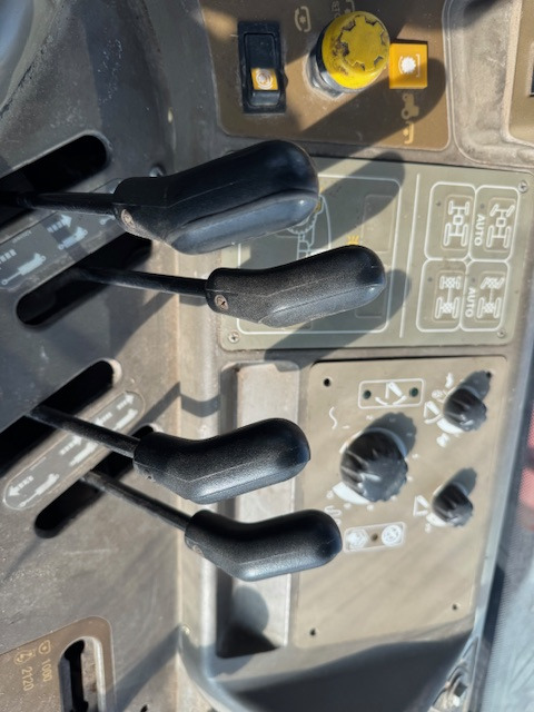 CASE MXM155 - Farm tractor: picture 5 CASE MXM155 - Farm tractor: picture 5