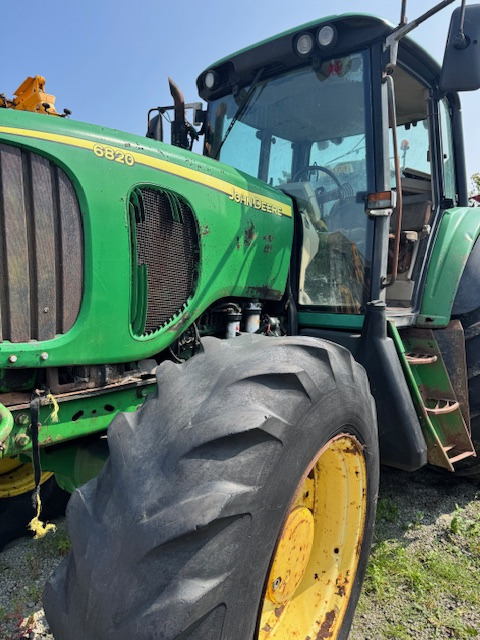 JOHN DEERE 6820 - Farm tractor: picture 3 JOHN DEERE 6820 - Farm tractor: picture 3