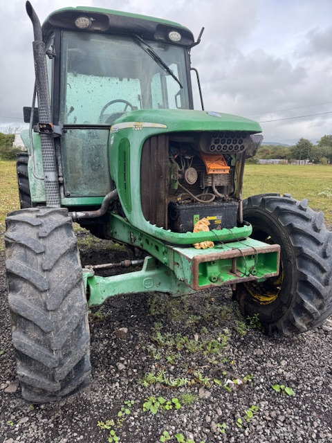 John Deere 6320 - Farm tractor: picture 1 John Deere 6320 - Farm tractor: picture 1