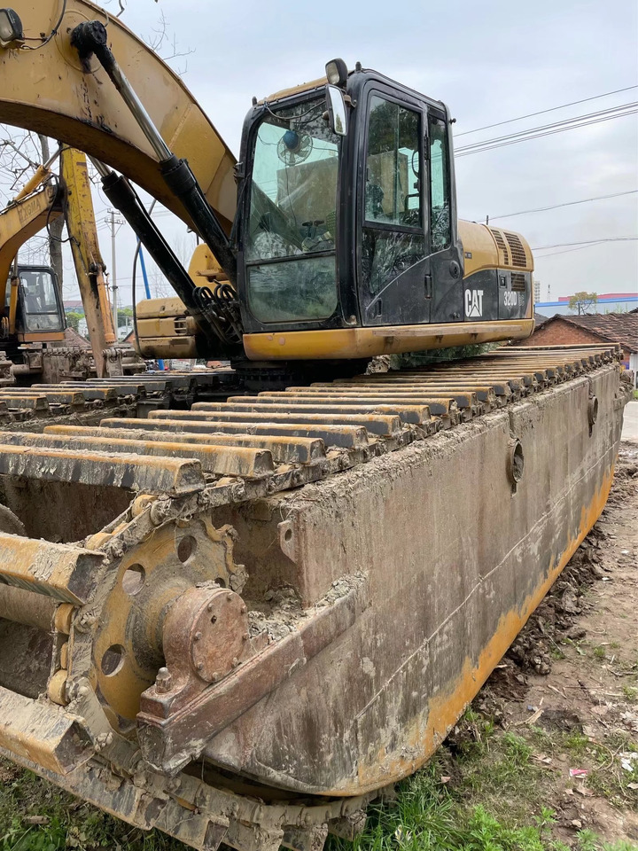 CATERPILLAR 320D - Amphibious excavator: picture 3 CATERPILLAR 320D - Amphibious excavator: picture 3