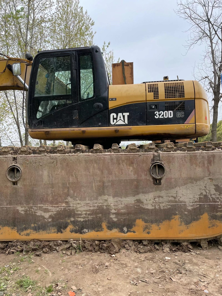 CATERPILLAR 320D - Amphibious excavator: picture 1 CATERPILLAR 320D - Amphibious excavator: picture 1