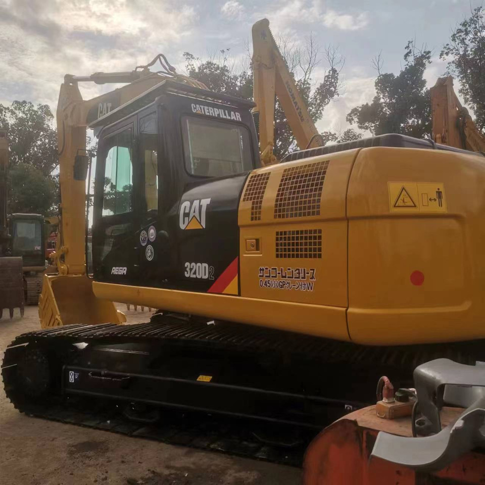 CATERPILLAR 320D2 - Crawler excavator: picture 4 CATERPILLAR 320D2 - Crawler excavator: picture 4