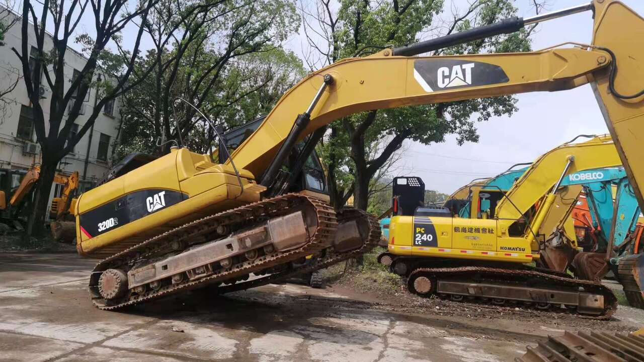 CATERPILLAR 320D2 - Crawler excavator: picture 4 CATERPILLAR 320D2 - Crawler excavator: picture 4