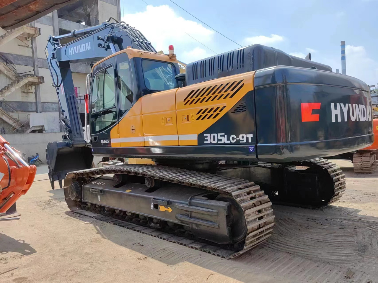 HYUNDAI R305LC-9T - Crawler excavator: picture 3 HYUNDAI R305LC-9T - Crawler excavator: picture 3