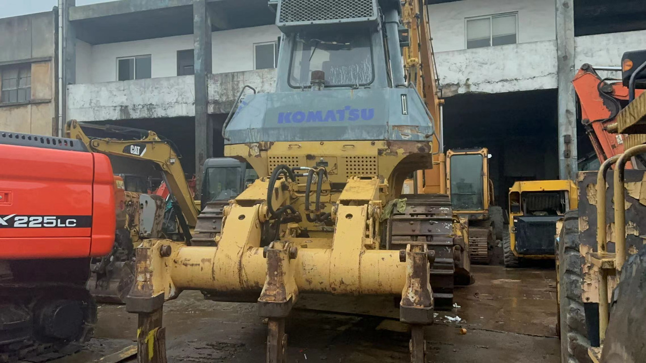 KOMATSU D85 - Bulldozer: picture 2 KOMATSU D85 - Bulldozer: picture 2