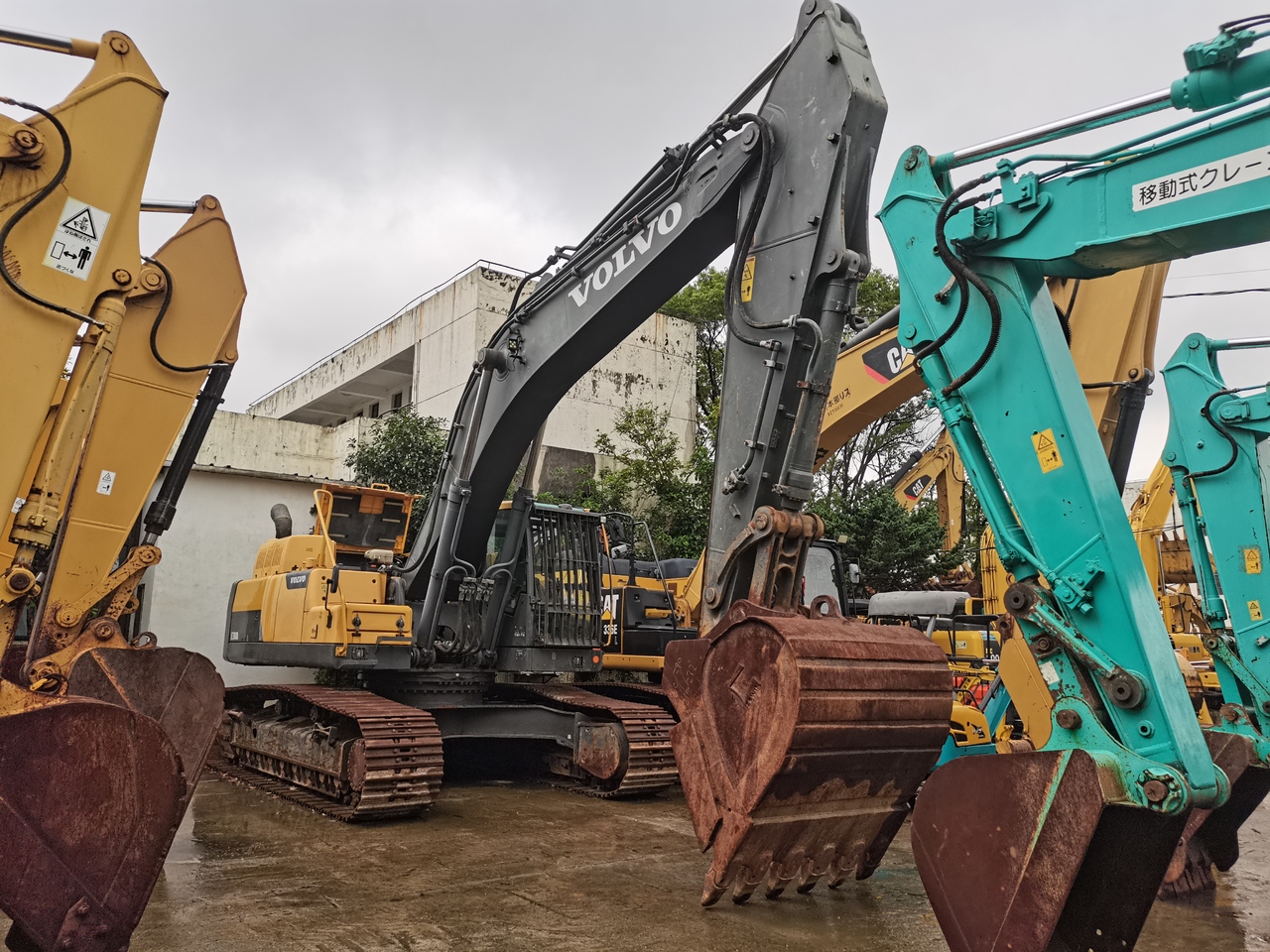 VOLVO EC380DL - Crawler excavator: picture 3 VOLVO EC380DL - Crawler excavator: picture 3