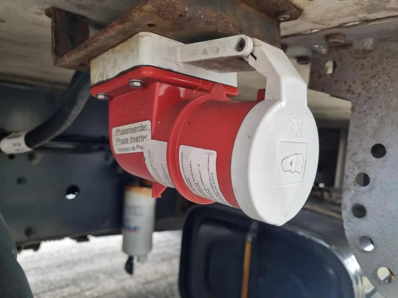 Refrigerator truck DAF LF 220 Kuhlkoffer/Carrier Supra 850MT / LBW/ EURO 6 / BITEMP: picture 12 Refrigerator truck DAF LF 220 Kuhlkoffer/Carrier Supra 850MT / LBW/ EURO 6 / BITEMP: picture 12