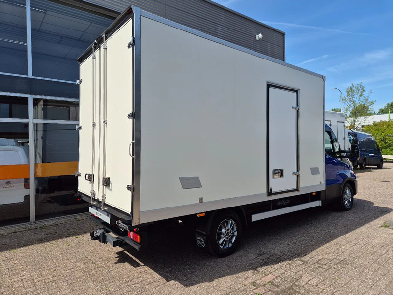 Iveco Daily 35S18 3.0D Koffer/ Xenon/ Airco - Closed box van: picture 3 Iveco Daily 35S18 3.0D Koffer/ Xenon/ Airco - Closed box van: picture 3