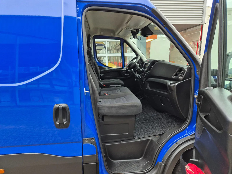 Panel van Iveco Daily 40C18 3.0 D L4H2 Euro 6 GVW 3500 KG: picture 12