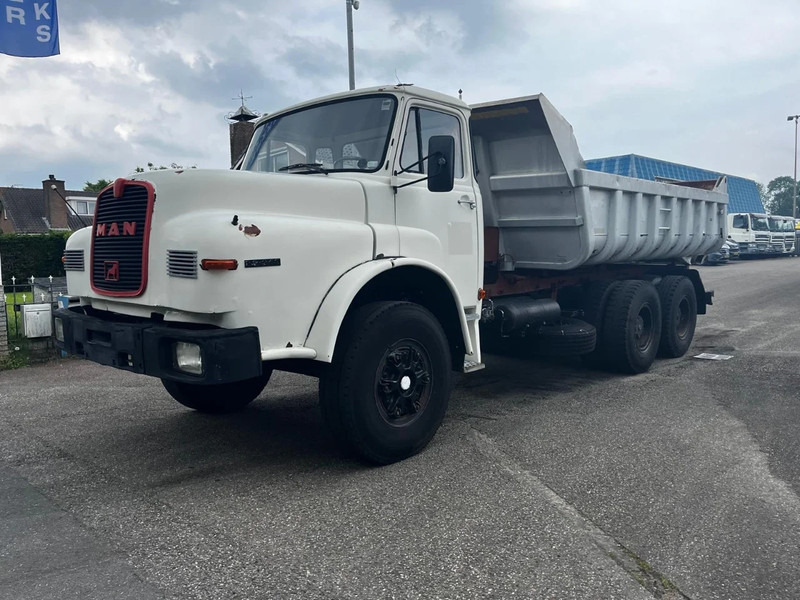MAN 32.240 6x4 FULL STEEL SPRING KIPPER MANUAL GEARBOX - Tipper: picture 1 MAN 32.240 6x4 FULL STEEL SPRING KIPPER MANUAL GEARBOX - Tipper: picture 1
