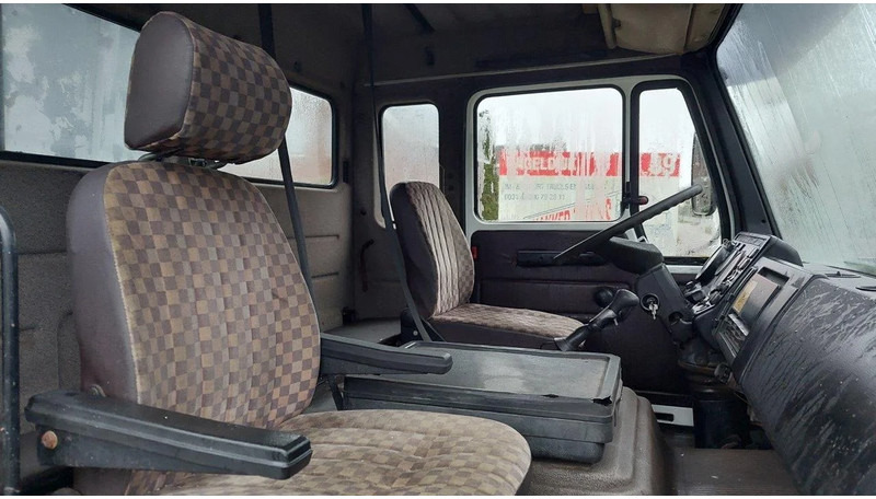 Mercedes-Benz SK 2635 2235 6x4 KIPPER STEEL SPRING MANUAL GEARBOX - Tipper: picture 5 Mercedes-Benz SK 2635 2235 6x4 KIPPER STEEL SPRING MANUAL GEARBOX - Tipper: picture 5