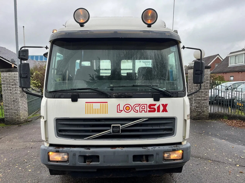 Volvo FL 611 FL6 11 4x2 with TANK, possible to remove the tank - Tanker truck: picture 2 Volvo FL 611 FL6 11 4x2 with TANK, possible to remove the tank - Tanker truck: picture 2