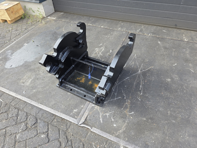 Kopplaat cw40 cw 45 adaptor plate cw45 cw 40 verachtert - Quick coupler for Construction machinery: picture 1 Kopplaat cw40 cw 45 adaptor plate cw45 cw 40 verachtert - Quick coupler for Construction machinery: picture 1