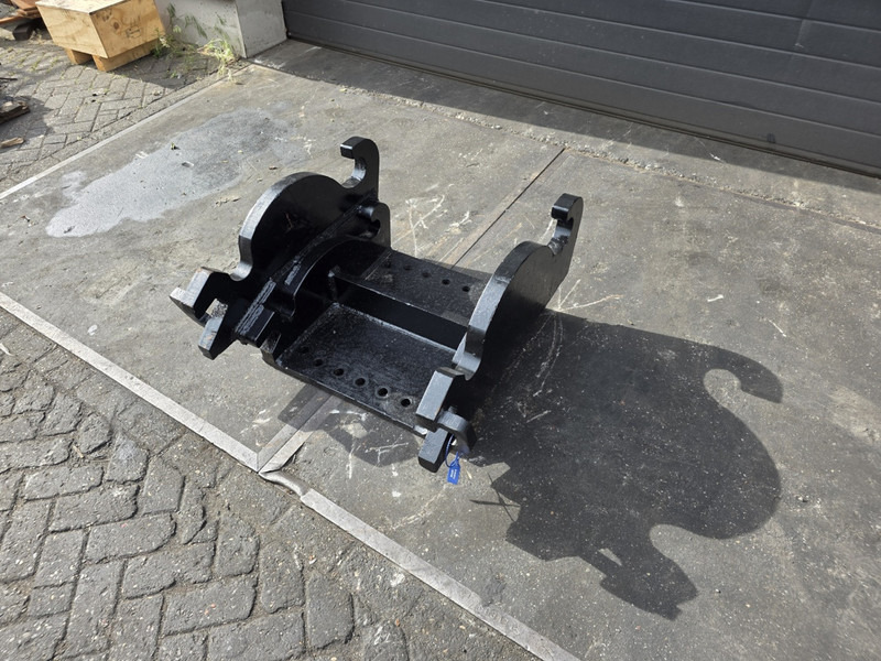 Kopplaat verachtert cat cw45 cw 40 verachtert caterpillar patern - Quick coupler for Construction machinery: picture 1 Kopplaat verachtert cat cw45 cw 40 verachtert caterpillar patern - Quick coupler for Construction machinery: picture 1