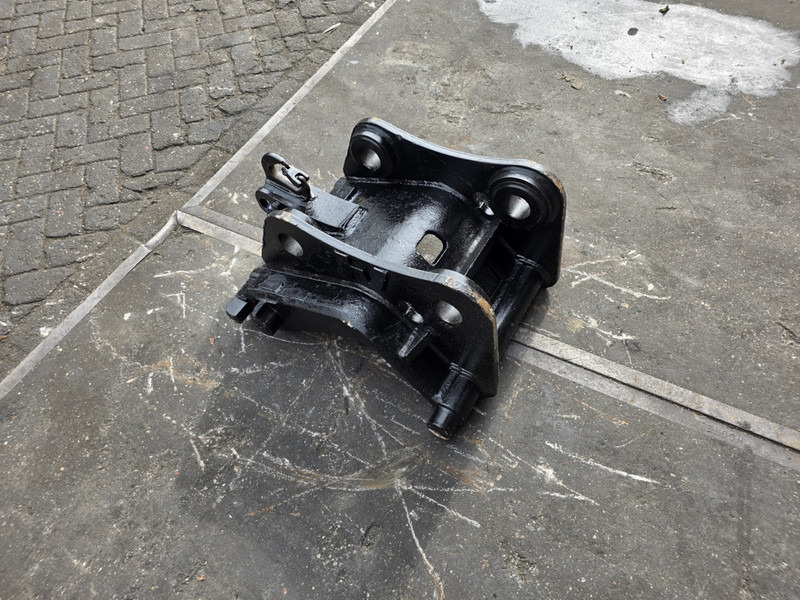 Snelwissel cw30 cw 40 verachtert coupler verachtert cw30 cw 40 - Quick coupler for Construction machinery: picture 4 Snelwissel cw30 cw 40 verachtert coupler verachtert cw30 cw 40 - Quick coupler for Construction machinery: picture 4